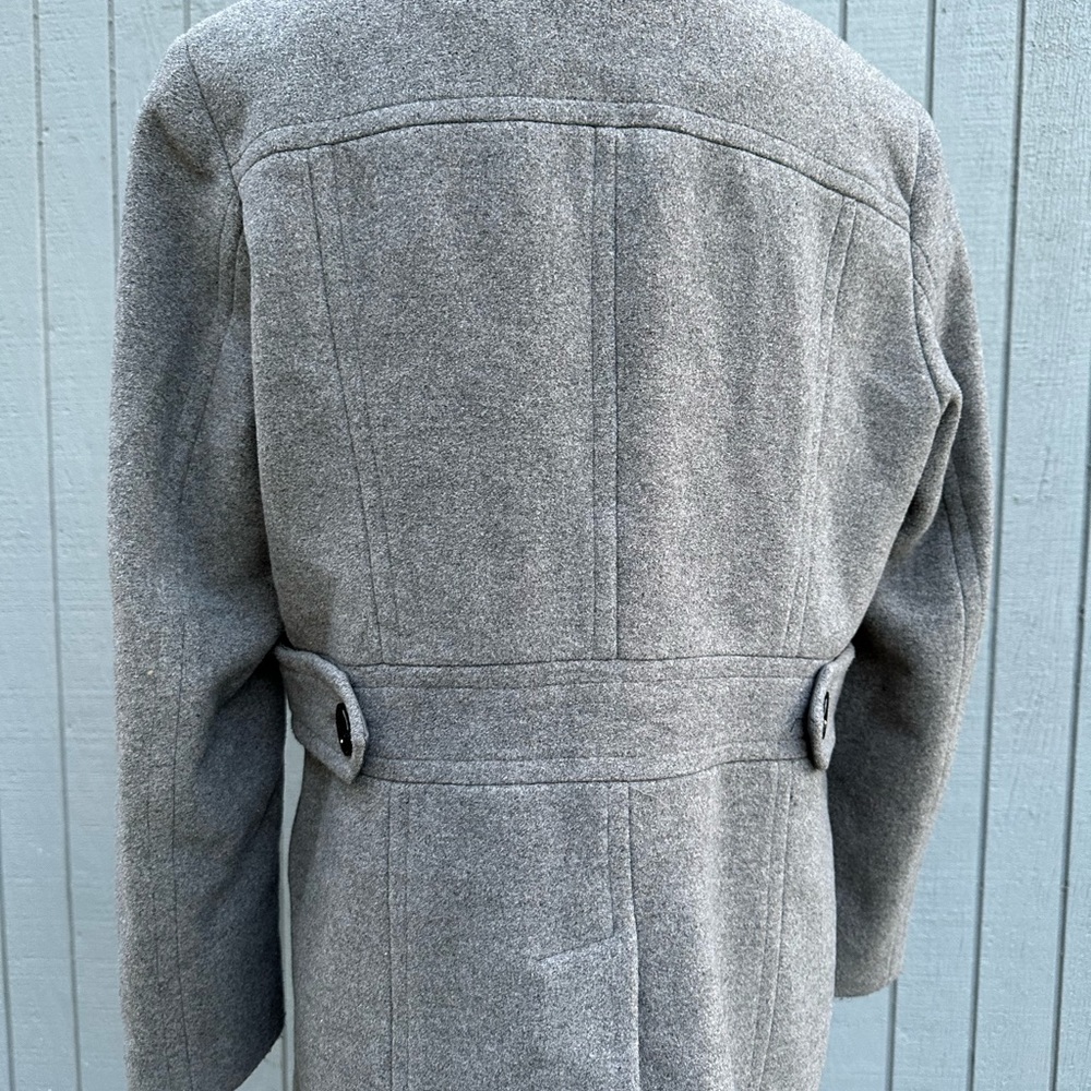 Cute Fitted Grey Coat - Picture 8 of 9